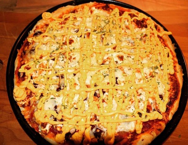 Käsepizza mit Rosenkohl & Kidneybohnen