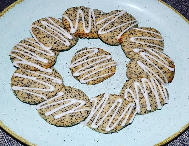 Mohn Cookies mit Zuckerguss