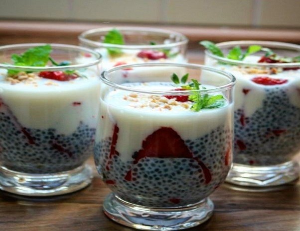 Chia Pudding mit Erdbeeren