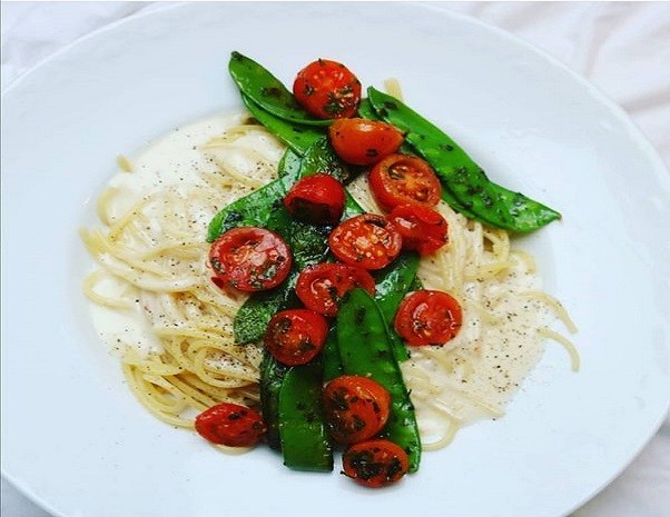 Spaghetti mit Käsesauce & Gemüse