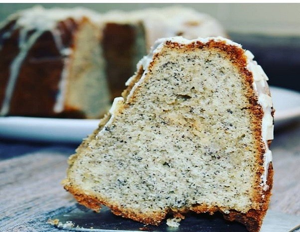 Mohnkuchen mit weißer Schokolade