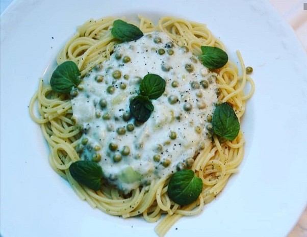 Spaghetti mit Erbsen Carbonara